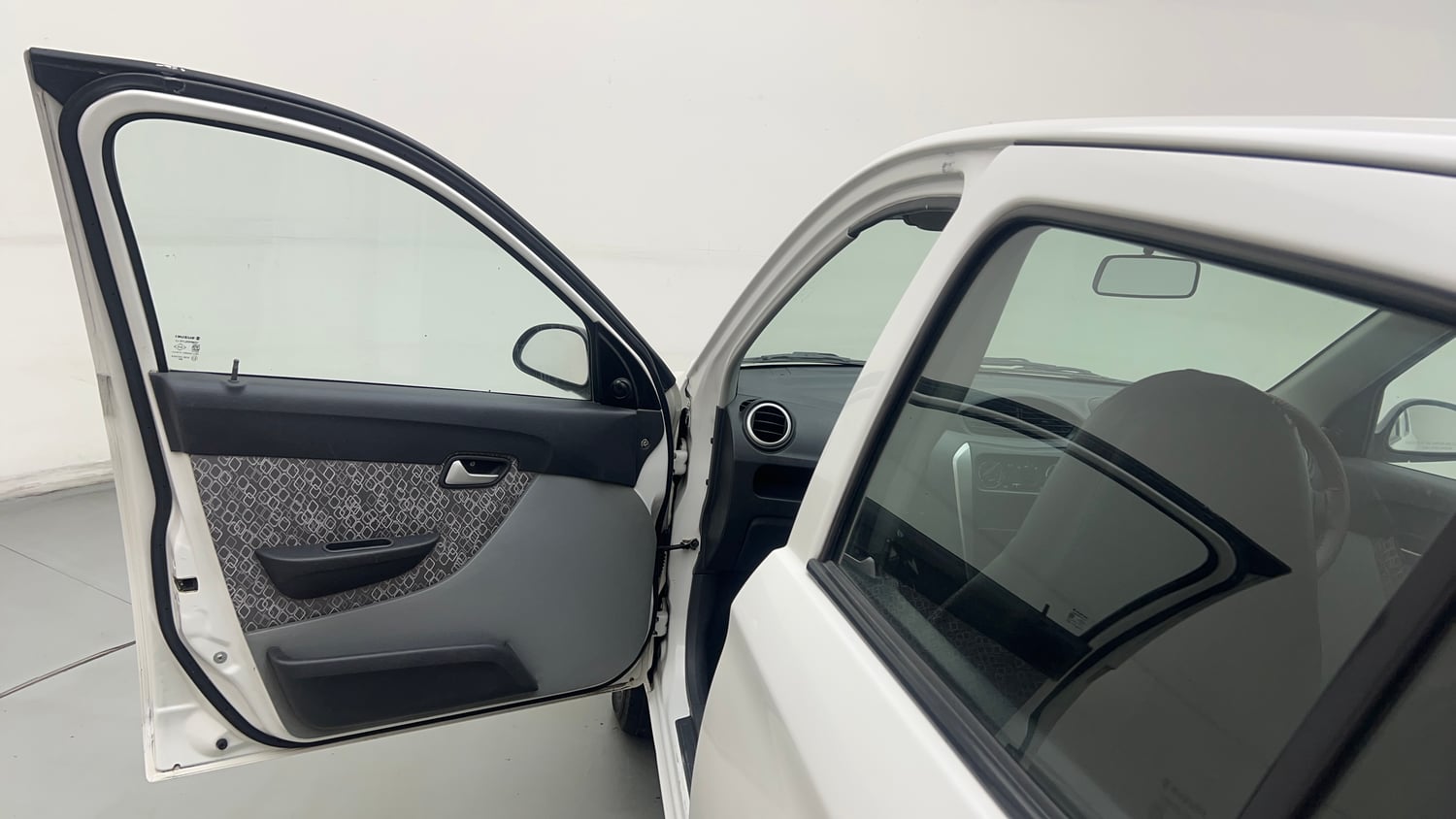 Used 2018 Maruti Suzuki Alto 800 LXi Petrol Manual interior LEFT FRONT DOOR OPEN VIEW