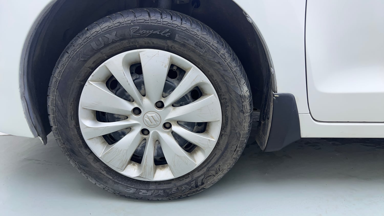 Used 2016 Maruti Suzuki Baleno Delta 1.2 Petrol Manual tyres LEFT FRONT TYRE RIM VIEW