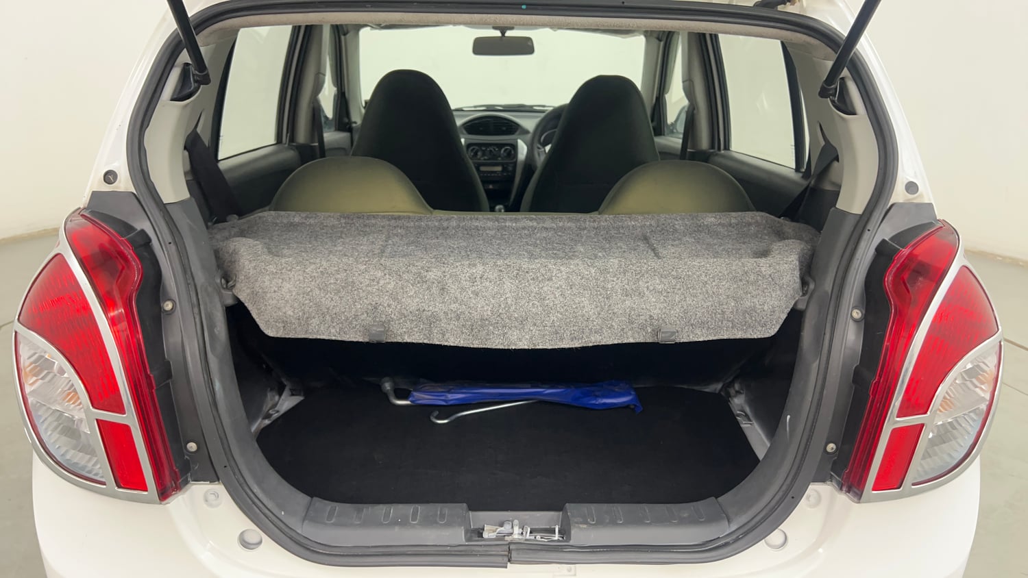 Used 2016 Maruti Suzuki Alto 800 VXi Petrol Manual interior DICKY INSIDE VIEW