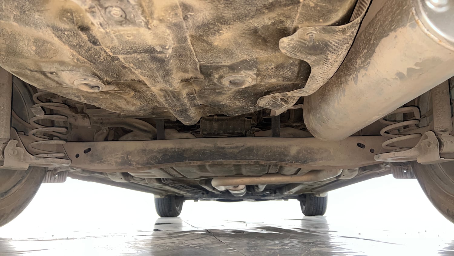 Used 2023 Hyundai Verna SX (O) 1.5 Turbo Petrol DCT Petrol Automatic extra REAR UNDERBODY VIEW (TAKEN FROM REAR)