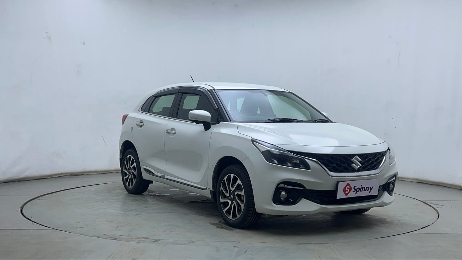 Used 2024 Maruti Suzuki Baleno Alpha MT Petrol Manual exterior RIGHT FRONT CORNER VIEW