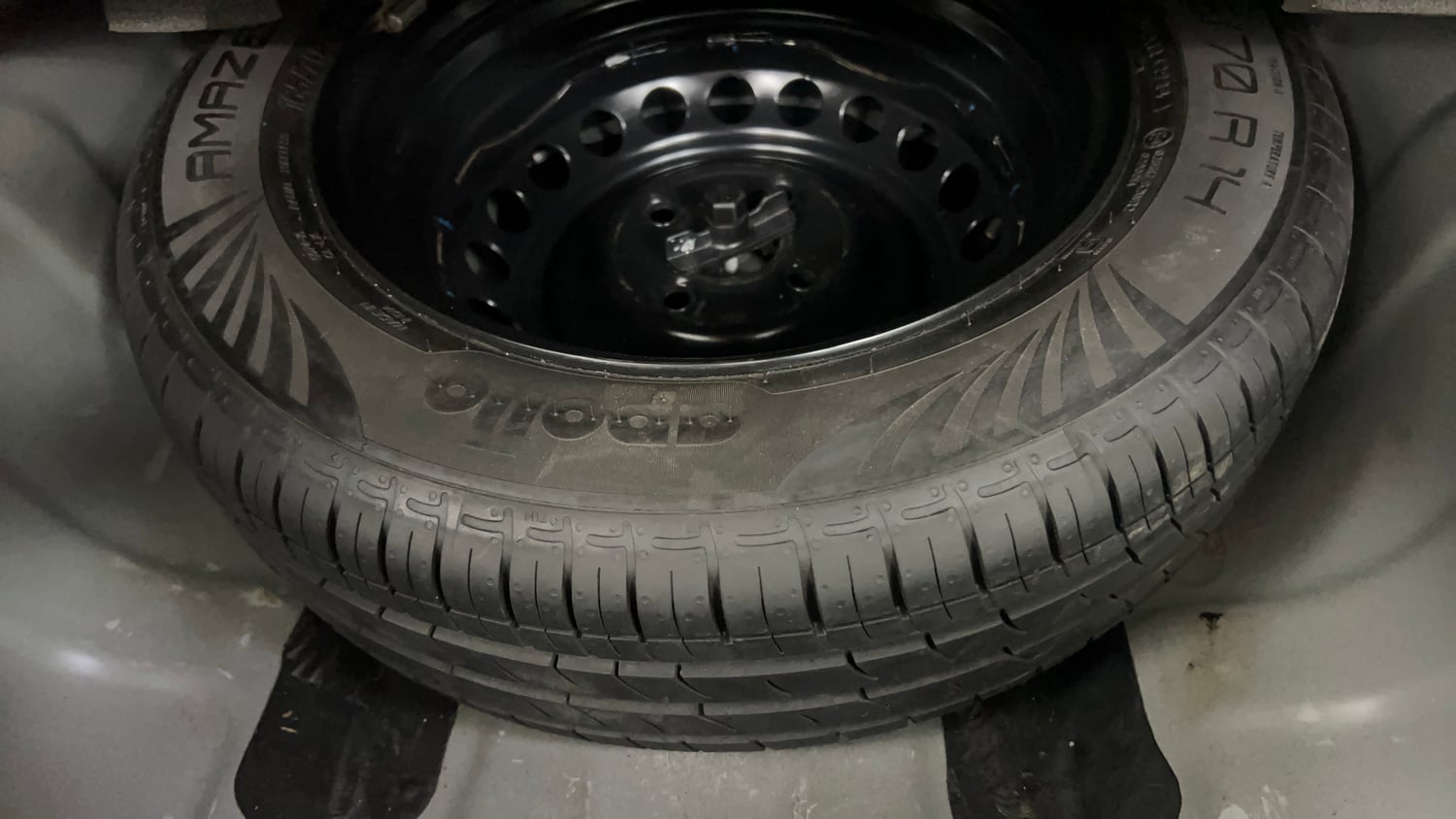 Used 2024 Hyundai Aura SX 1.2 CNG Cng Manual tyres SPARE TYRE VIEW