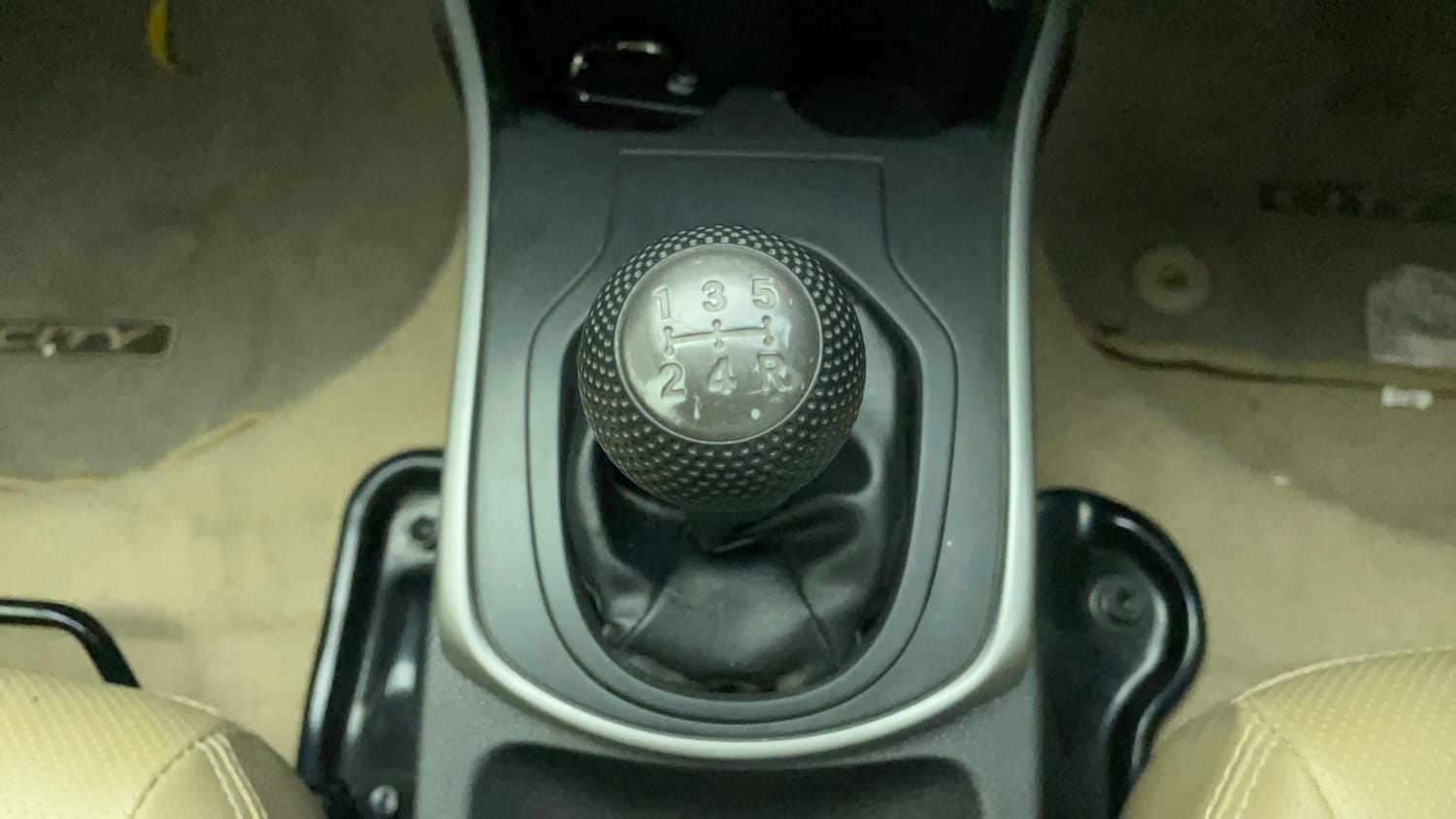 Used 2022 Honda City 4th Generation V Petrol Petrol Manual interior GEAR  KNOB VIEW