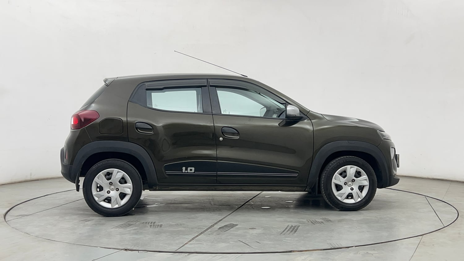 Used 2024 Renault Kwid RXT 1.0L Petrol Manual exterior RIGHT SIDE VIEW
