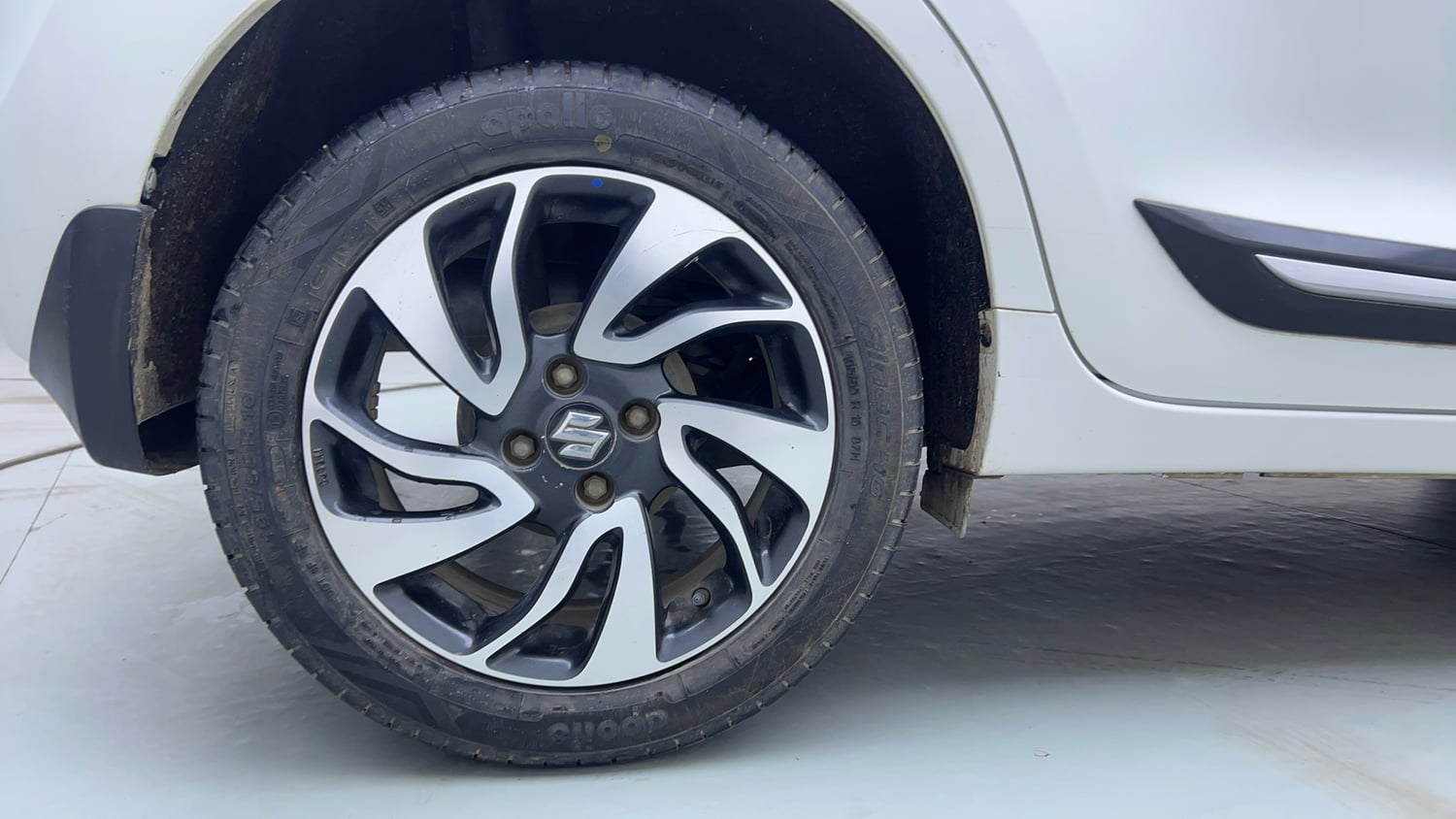 Used 2019 Maruti Suzuki Baleno Zeta Petrol Manual tyres RIGHT REAR TYRE RIM VIEW