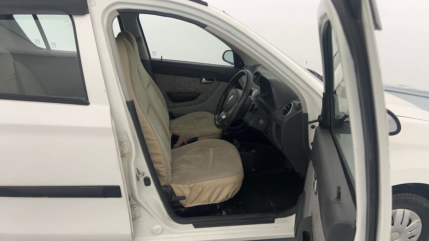 Used 2018 Maruti Suzuki Alto 800 VXi Petrol Manual interior RIGHT SIDE FRONT DOOR CABIN VIEW