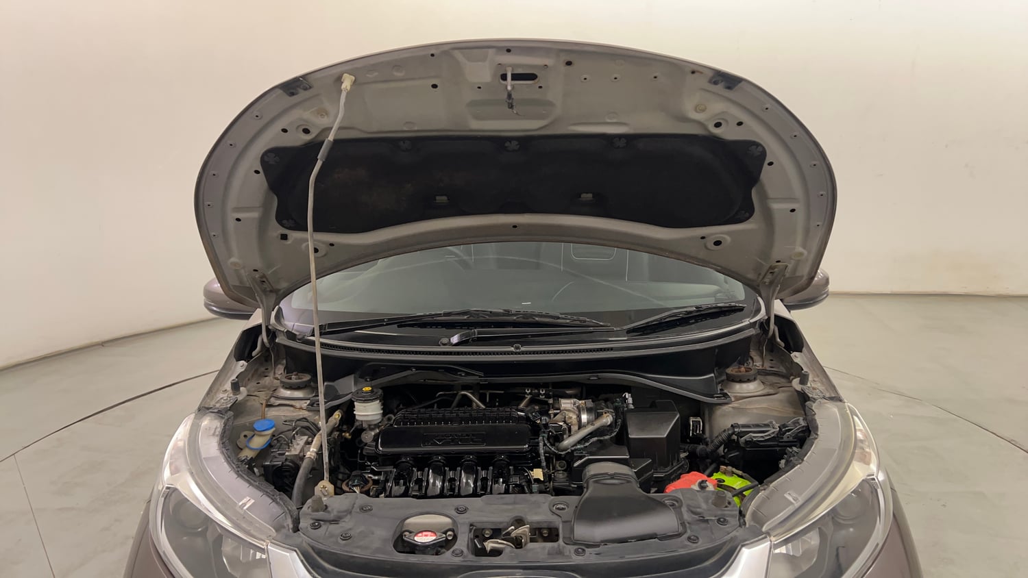 Used 2017 Honda BR-V V CVT Petrol Petrol Automatic engine ENGINE & BONNET OPEN FRONT VIEW