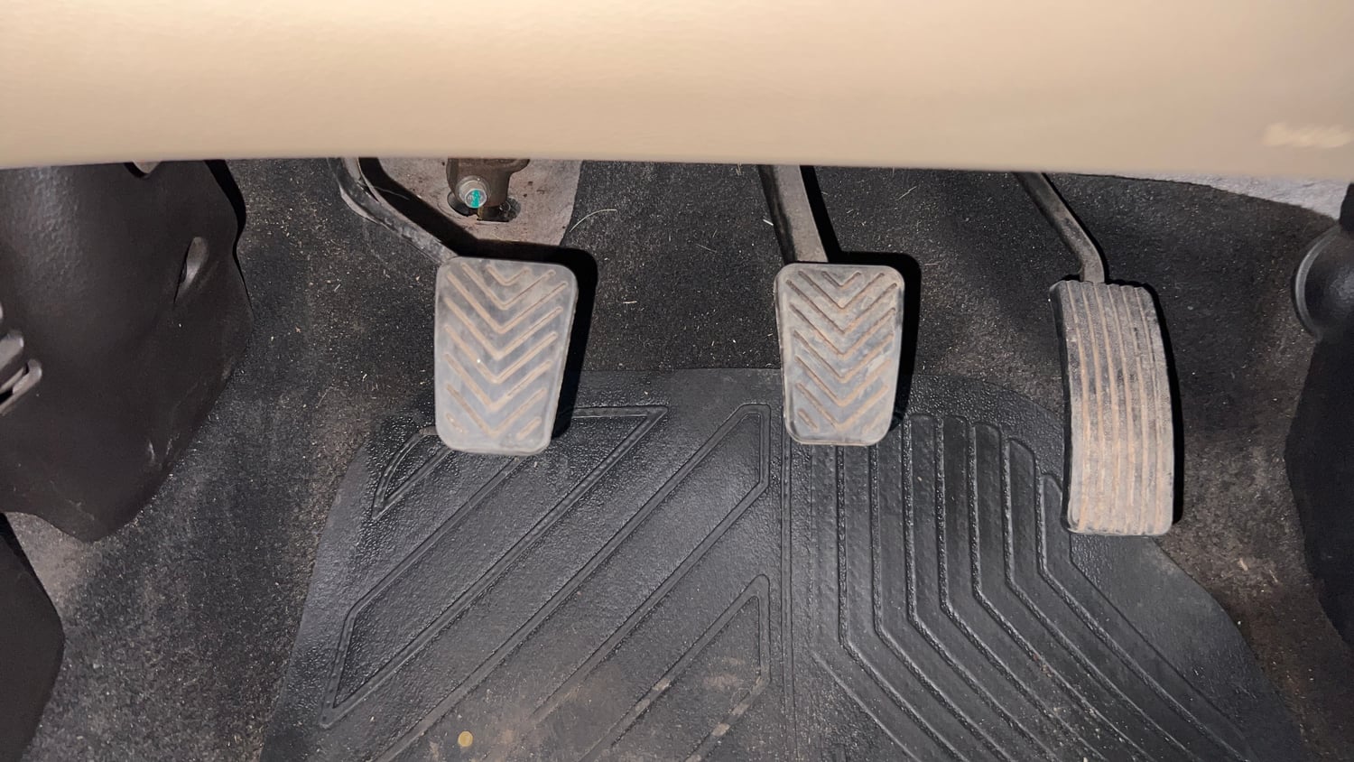 Used 2017 Hyundai Eon Era + Petrol Manual interior PEDALS VIEW