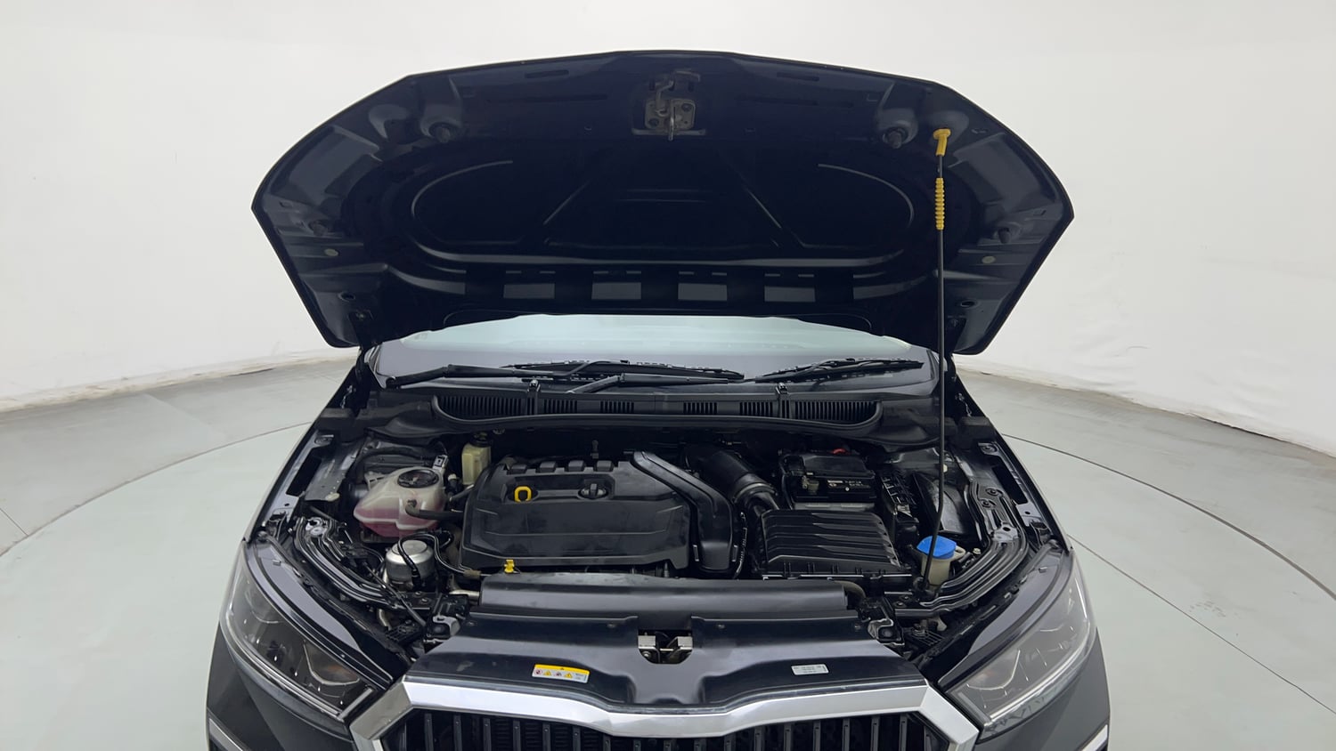 Used 2022 Skoda Slavia Style 1.5L TSI DSG Petrol Automatic engine ENGINE & BONNET OPEN FRONT VIEW