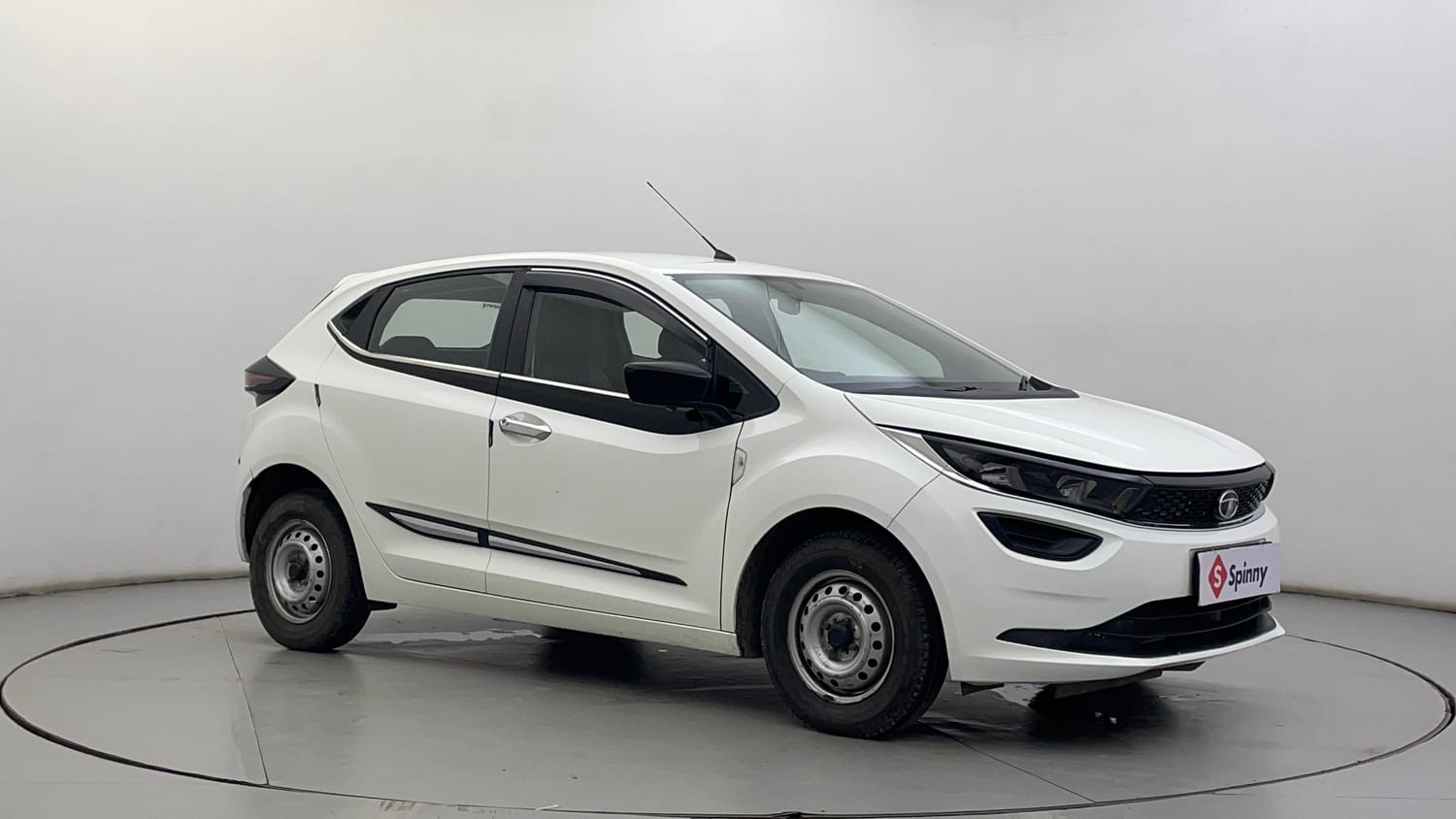 Used 2022 Tata Altroz XE Plus Petrol Petrol Manual exterior RIGHT FRONT CORNER VIEW