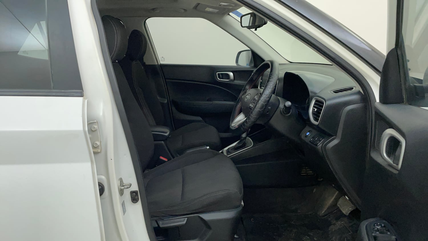 Used 2019 Hyundai Venue SX Plus 1.0 Turbo DCT Petrol Automatic interior RIGHT SIDE FRONT DOOR CABIN VIEW
