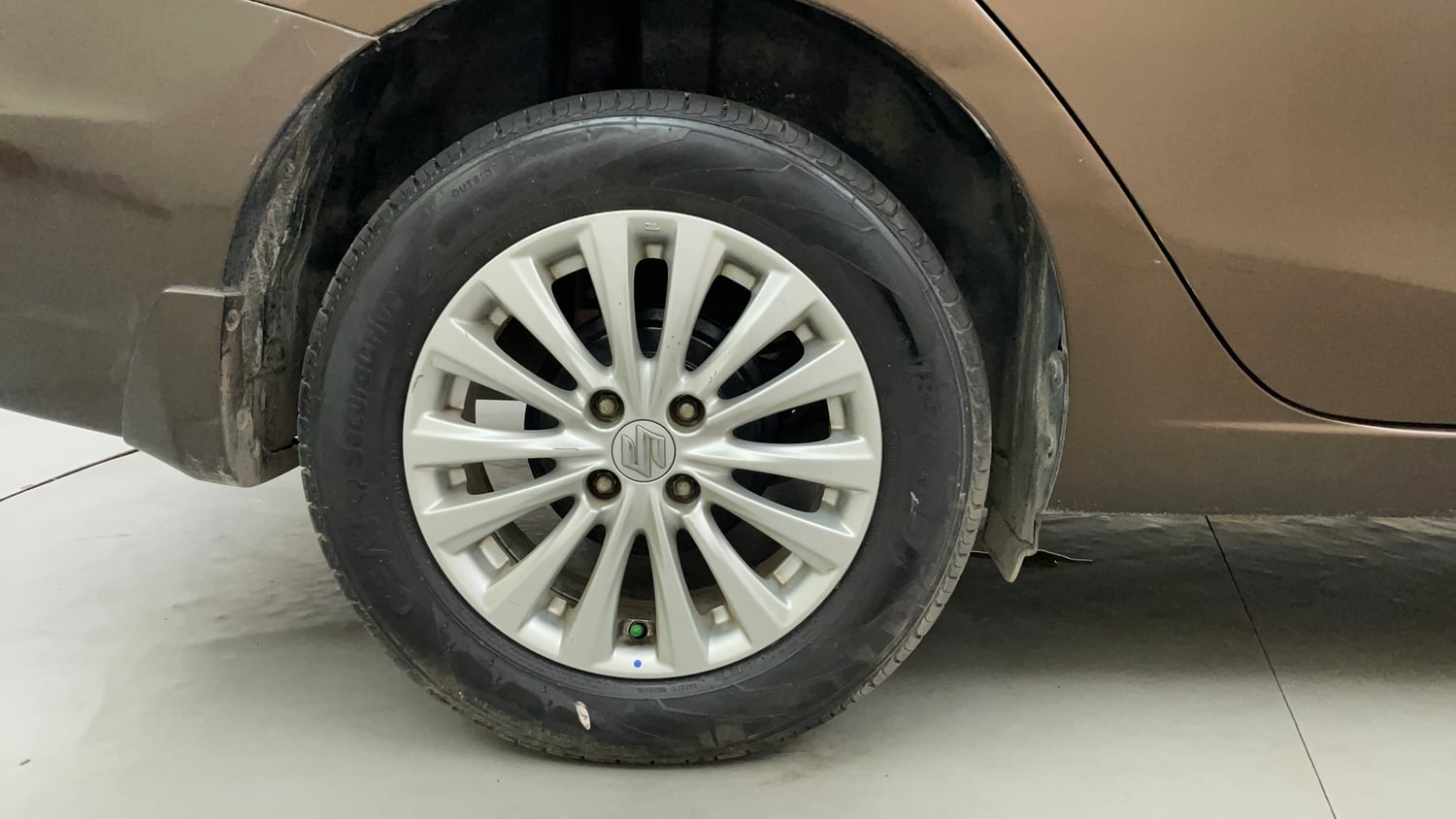 Used 2018 Maruti Suzuki Ciaz Zeta 1.4 AT Petrol Automatic tyres RIGHT REAR TYRE RIM VIEW