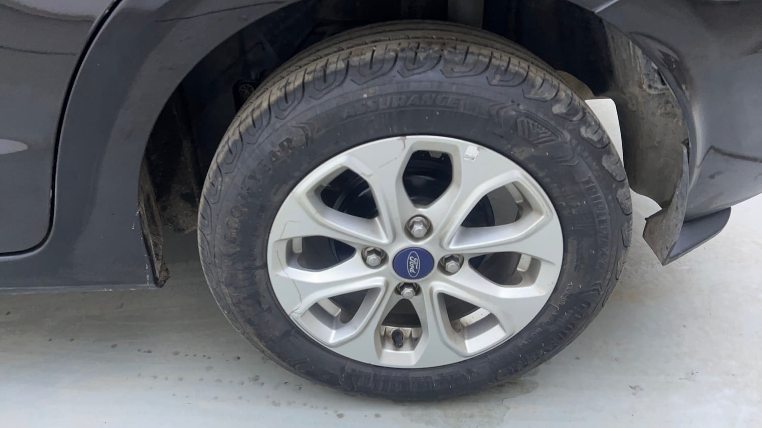 Used 2017 Ford Figo Aspire Titanium 1.2 Ti-VCT Petrol Manual tyres LEFT REAR TYRE RIM VIEW