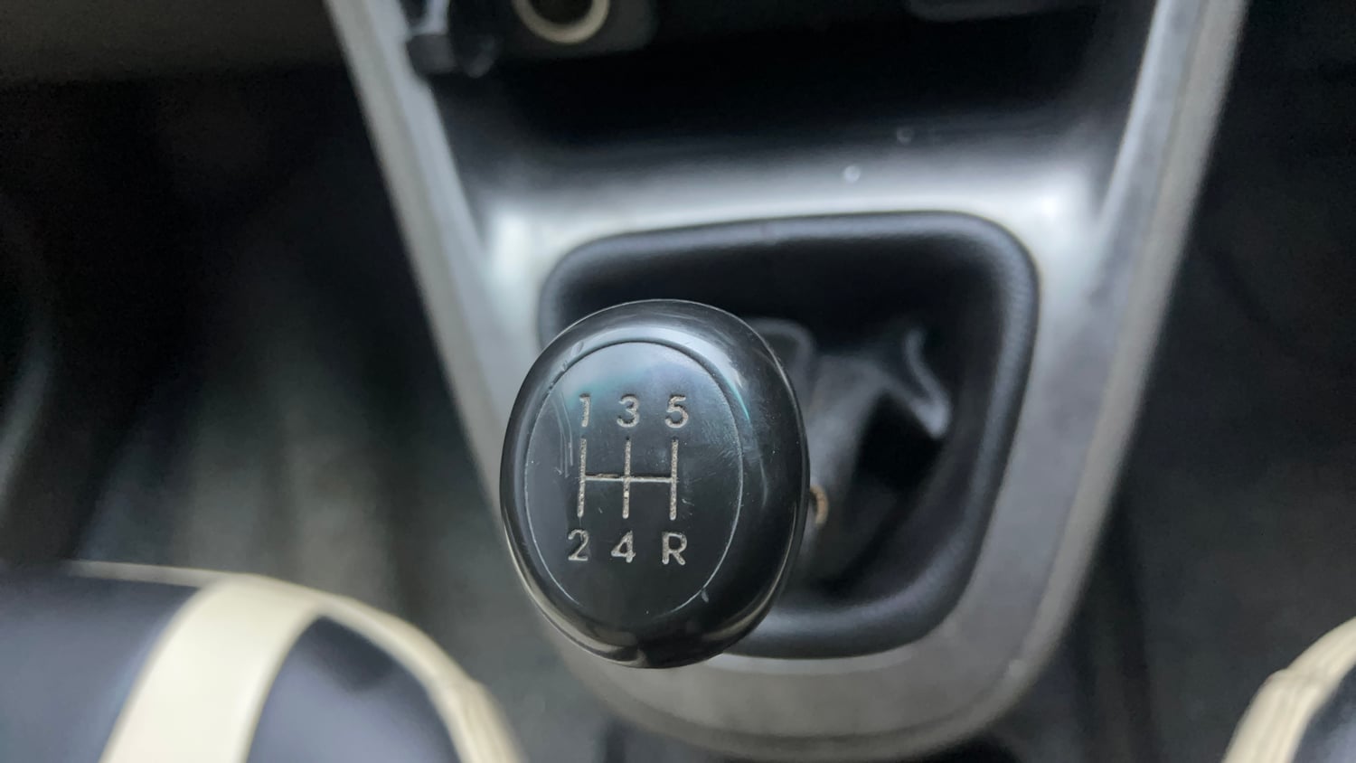 Used 2012 Hyundai i10 Sportz 1.2 Kappa2 Petrol Manual interior GEAR  KNOB VIEW