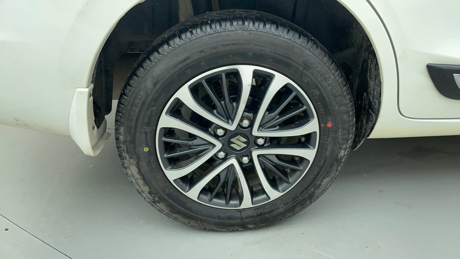 Used 2022 Maruti Suzuki Ertiga ZXi AT Petrol Automatic tyres RIGHT REAR TYRE RIM VIEW