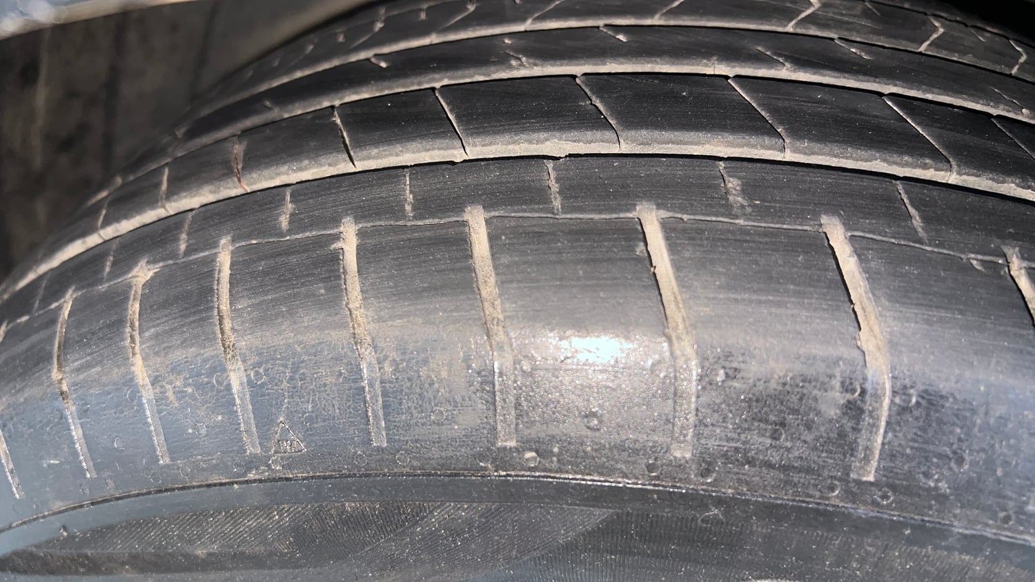 Used 2023 Hyundai Verna SX (O) 1.5 Turbo Petrol DCT Petrol Automatic tyres LEFT FRONT TYRE TREAD VIEW
