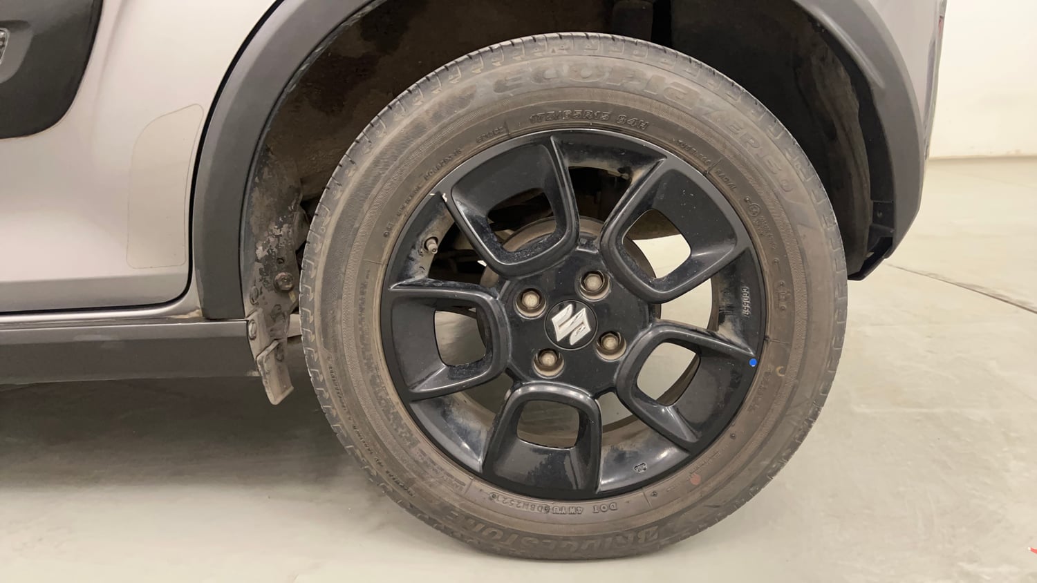 Used 2021 Maruti Suzuki Ignis Zeta 1.2 AMT Petrol Automatic tyres LEFT REAR TYRE RIM VIEW