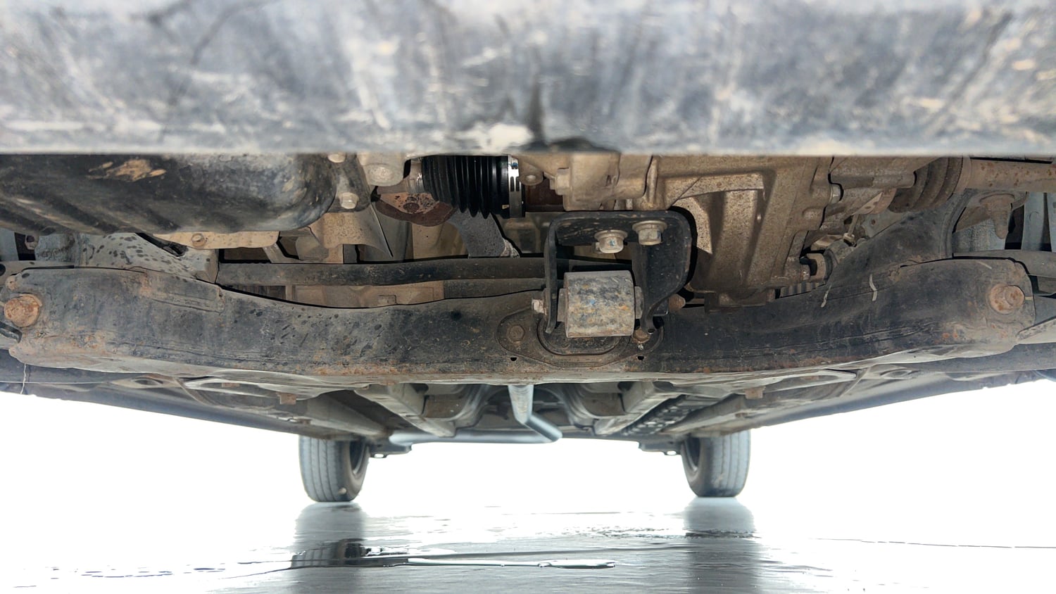 Used 2018 Hyundai Elite i20 Sportz 1.2 Petrol Manual extra FRONT LEFT UNDERBODY VIEW