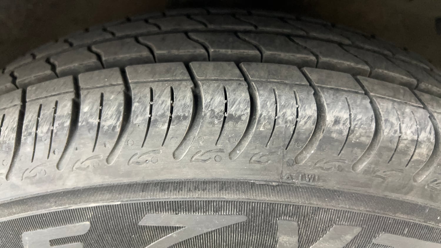 Used 2015 Maruti Suzuki Celerio VXi AMT Petrol Automatic tyres RIGHT FRONT TYRE TREAD VIEW