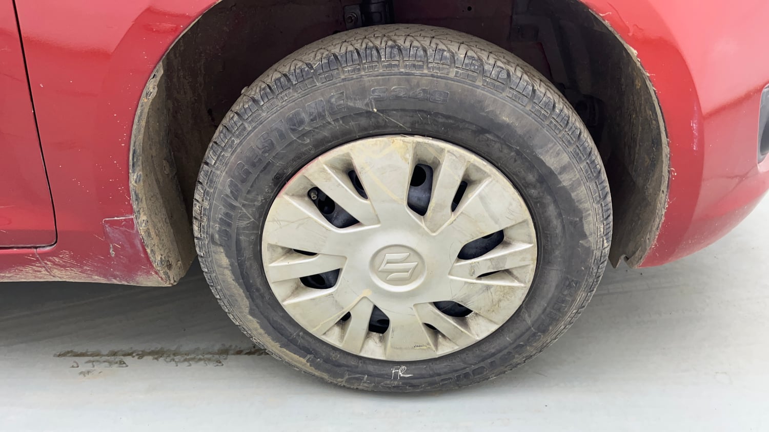 Used 2011 Maruti Suzuki Swift VXi Petrol Manual tyres RIGHT FRONT TYRE RIM VIEW
