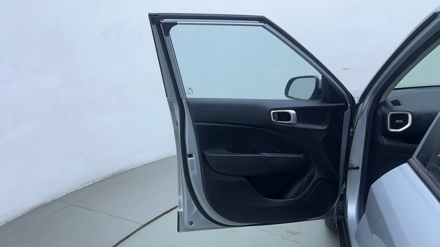 Used 2021 Hyundai Venue SX Plus 1.0 Turbo DCT Petrol Automatic interior LEFT FRONT DOOR OPEN VIEW