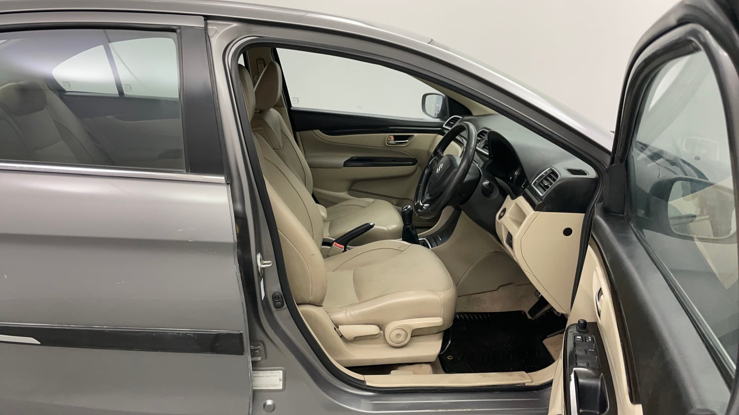 Used 2017 Maruti Suzuki Ciaz Alpha 1.4 MT Petrol Manual interior RIGHT SIDE FRONT DOOR CABIN VIEW