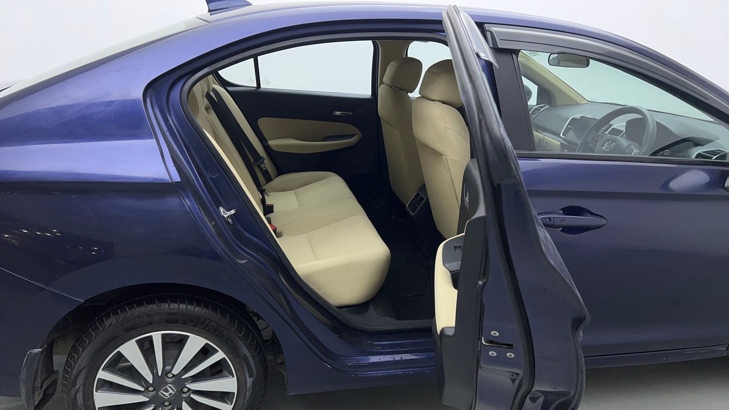 Used 2023 Honda City V Petrol MT Petrol Manual interior RIGHT SIDE REAR DOOR CABIN VIEW