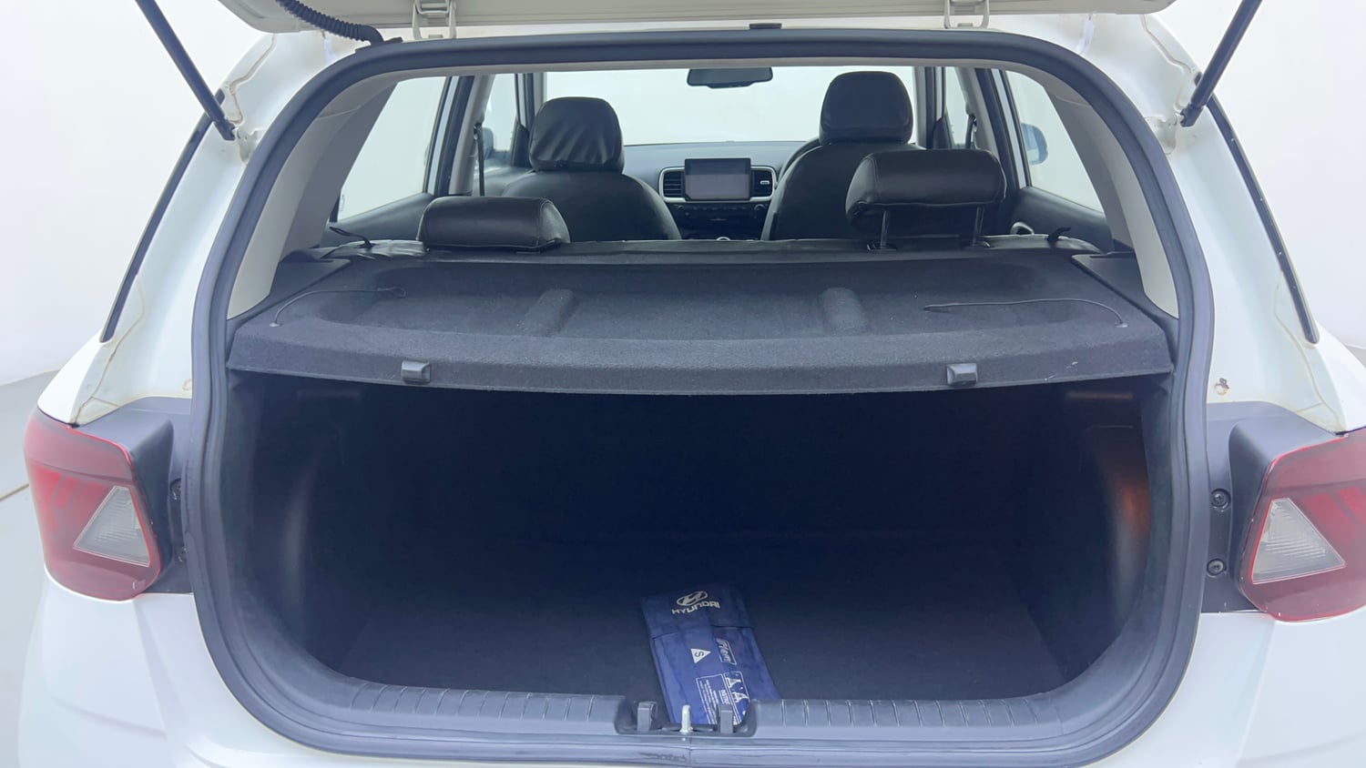 Used 2019 Hyundai Venue SX Plus 1.0 Turbo DCT Petrol Automatic interior DICKY INSIDE VIEW