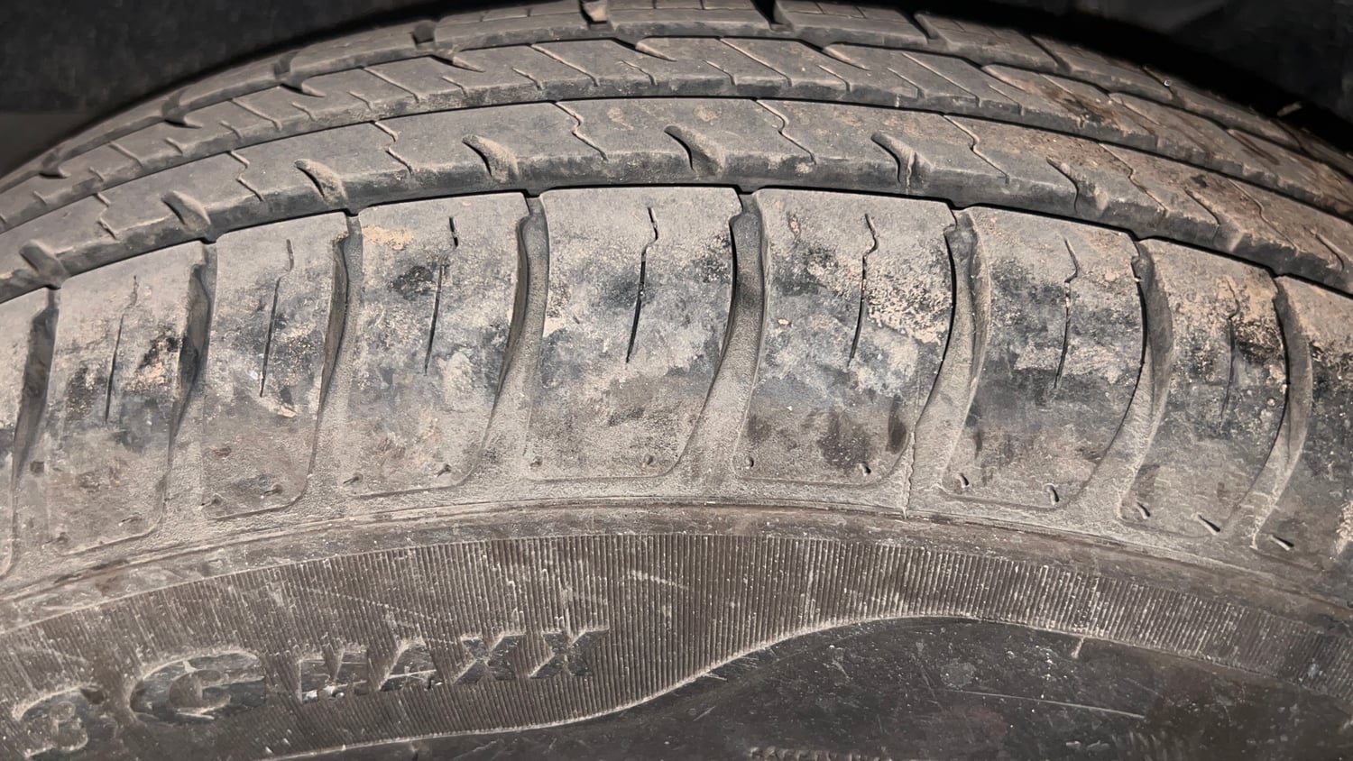 Used 2023 Maruti Suzuki Swift VXi Petrol Manual tyres LEFT REAR TYRE TREAD VIEW