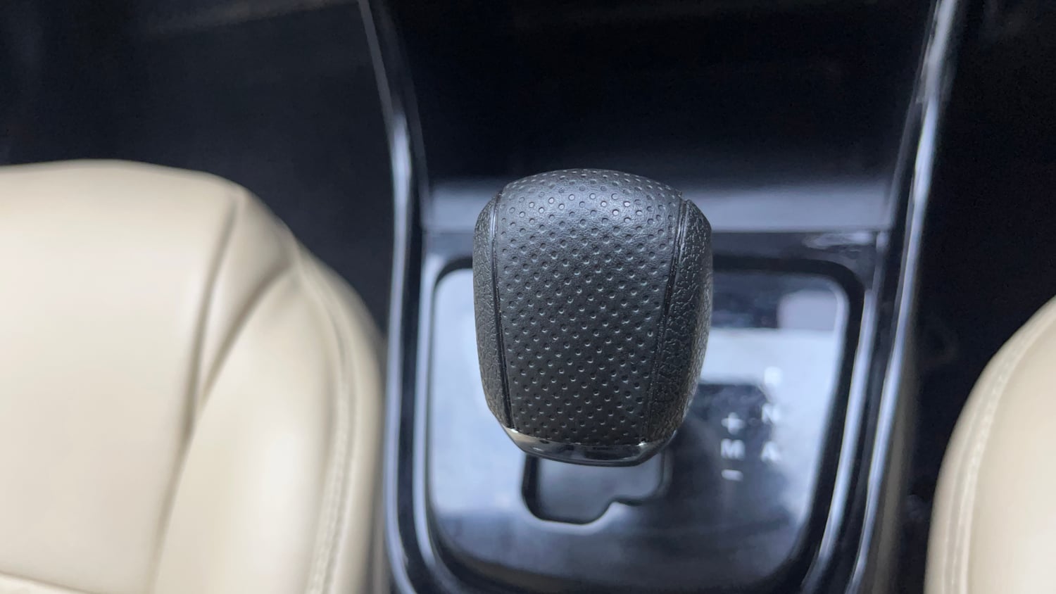 Used 2026 Tata Altroz Creative Petrol 5AMT Petrol Automatic interior GEAR  KNOB VIEW