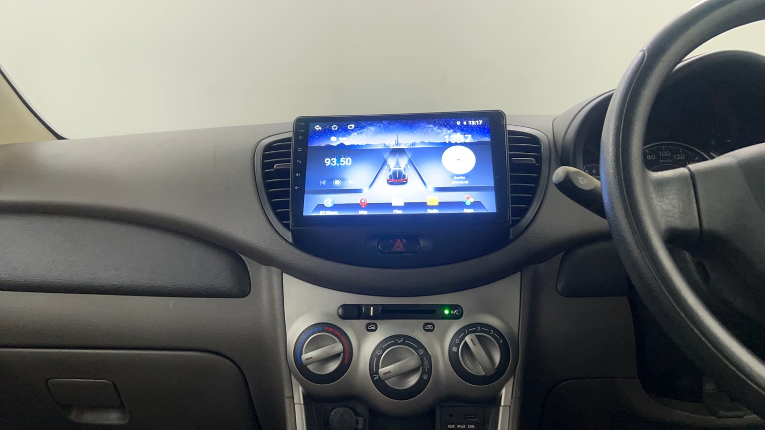 Used 2014 Hyundai i10 Sportz 1.1 iRDE2 Petrol Manual interior MUSIC SYSTEM & AC CONTROL VIEW