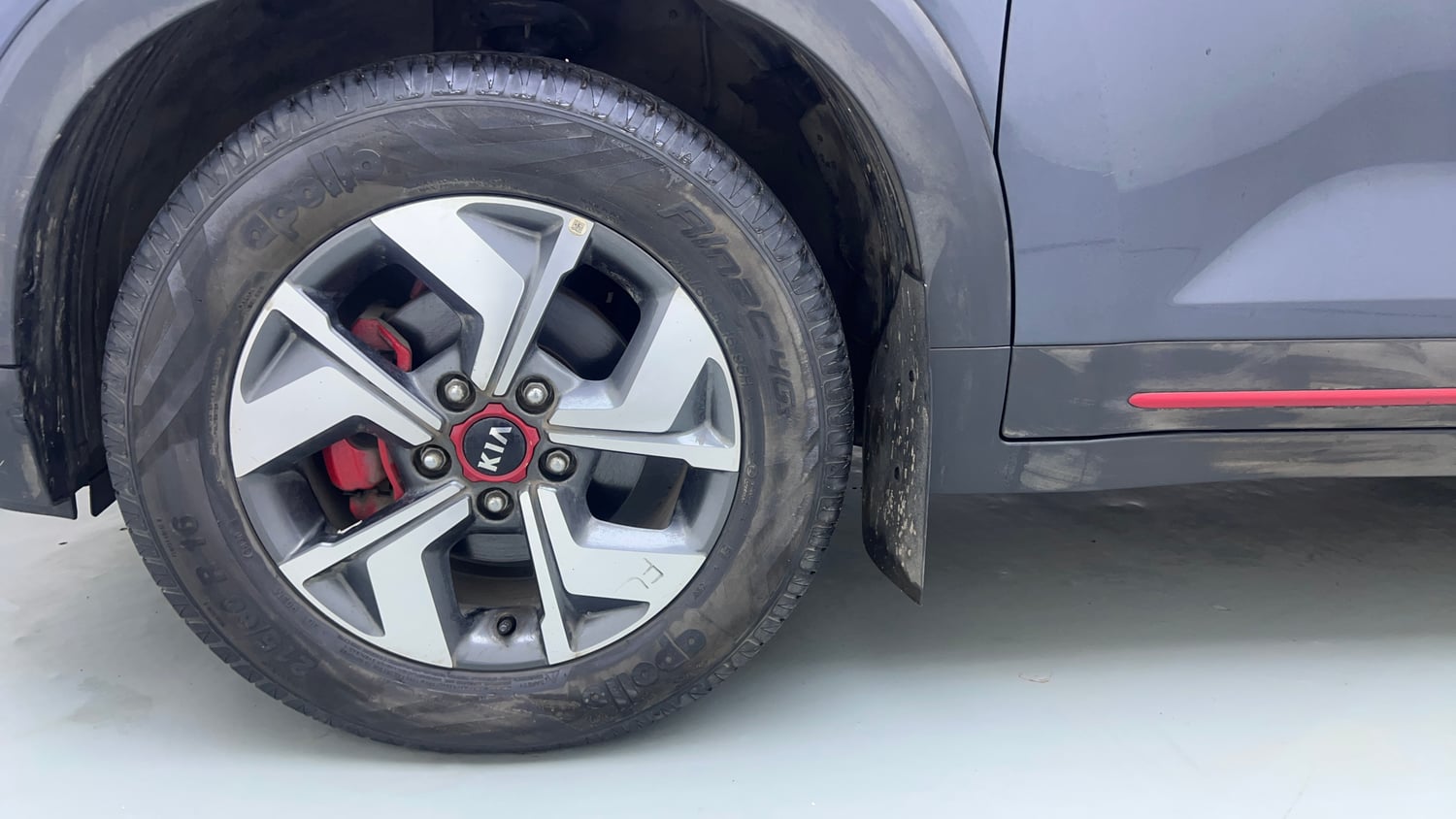 Used 2020 Kia Sonet GTX Plus 1.5 AT Diesel Automatic tyres LEFT FRONT TYRE RIM VIEW