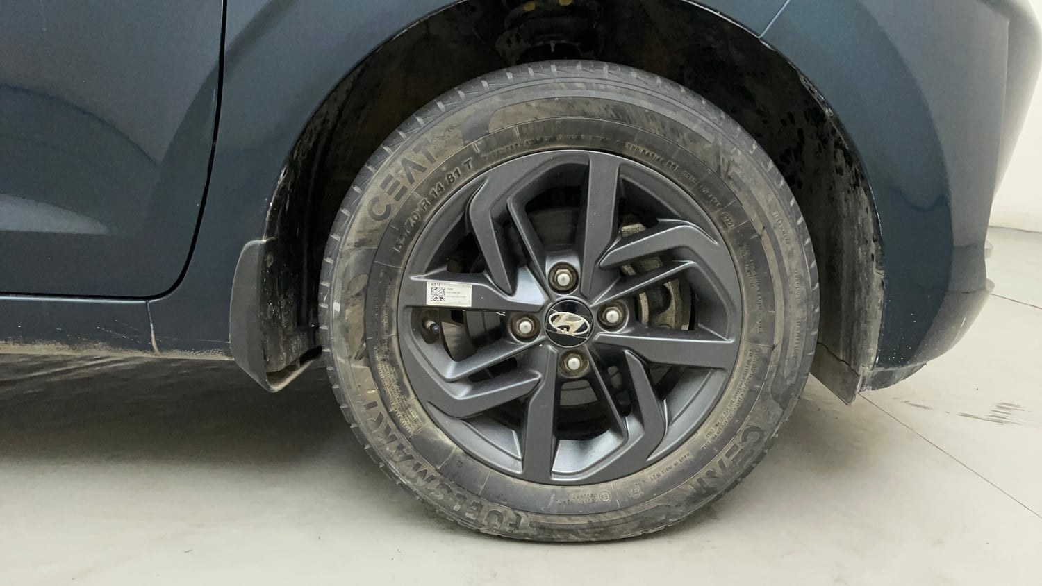 Used 2022 Hyundai Grand i10 Nios Sportz AMT 1.2 Kappa VTVT Petrol Automatic tyres RIGHT FRONT TYRE RIM VIEW