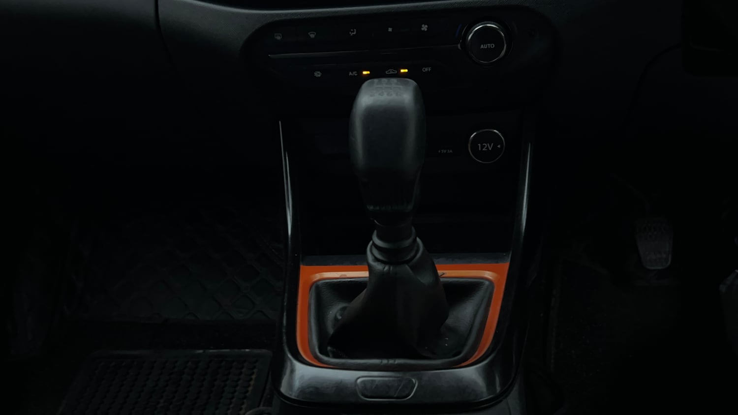 Used 2025 Tata Altroz Racer R2 Petrol Manual interior GEAR  KNOB VIEW