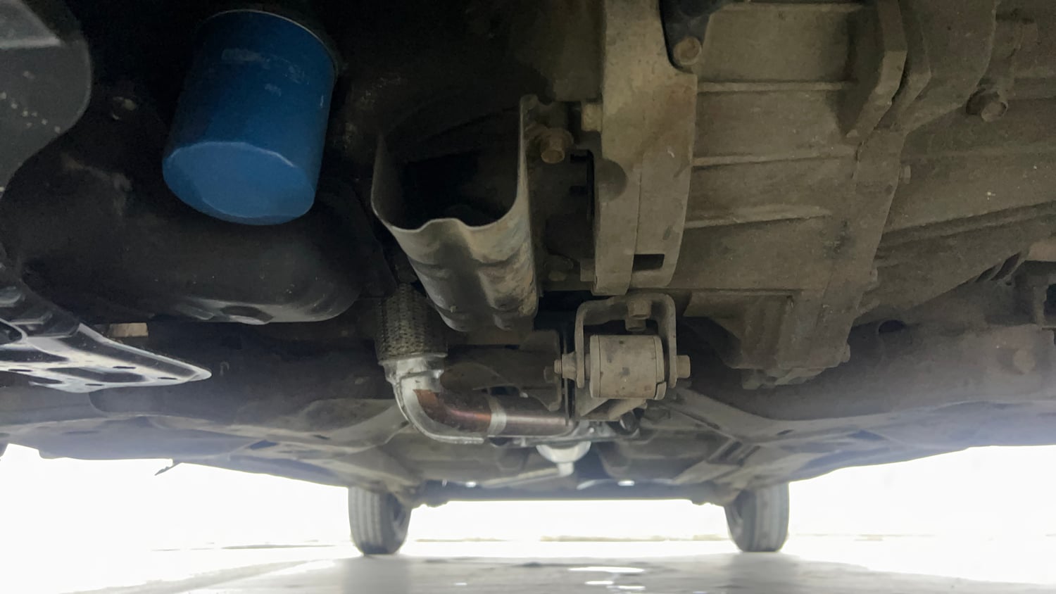 Used 2012 Hyundai i10 Sportz 1.2 Kappa2 Petrol Manual extra FRONT LEFT UNDERBODY VIEW