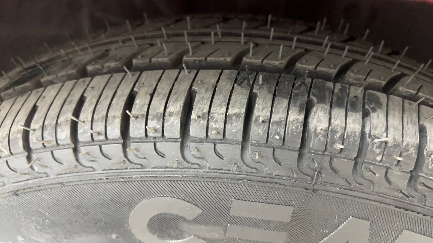 Used 2018 Datsun Redi-GO T(O) 1.0 Petrol Manual tyres RIGHT FRONT TYRE TREAD VIEW