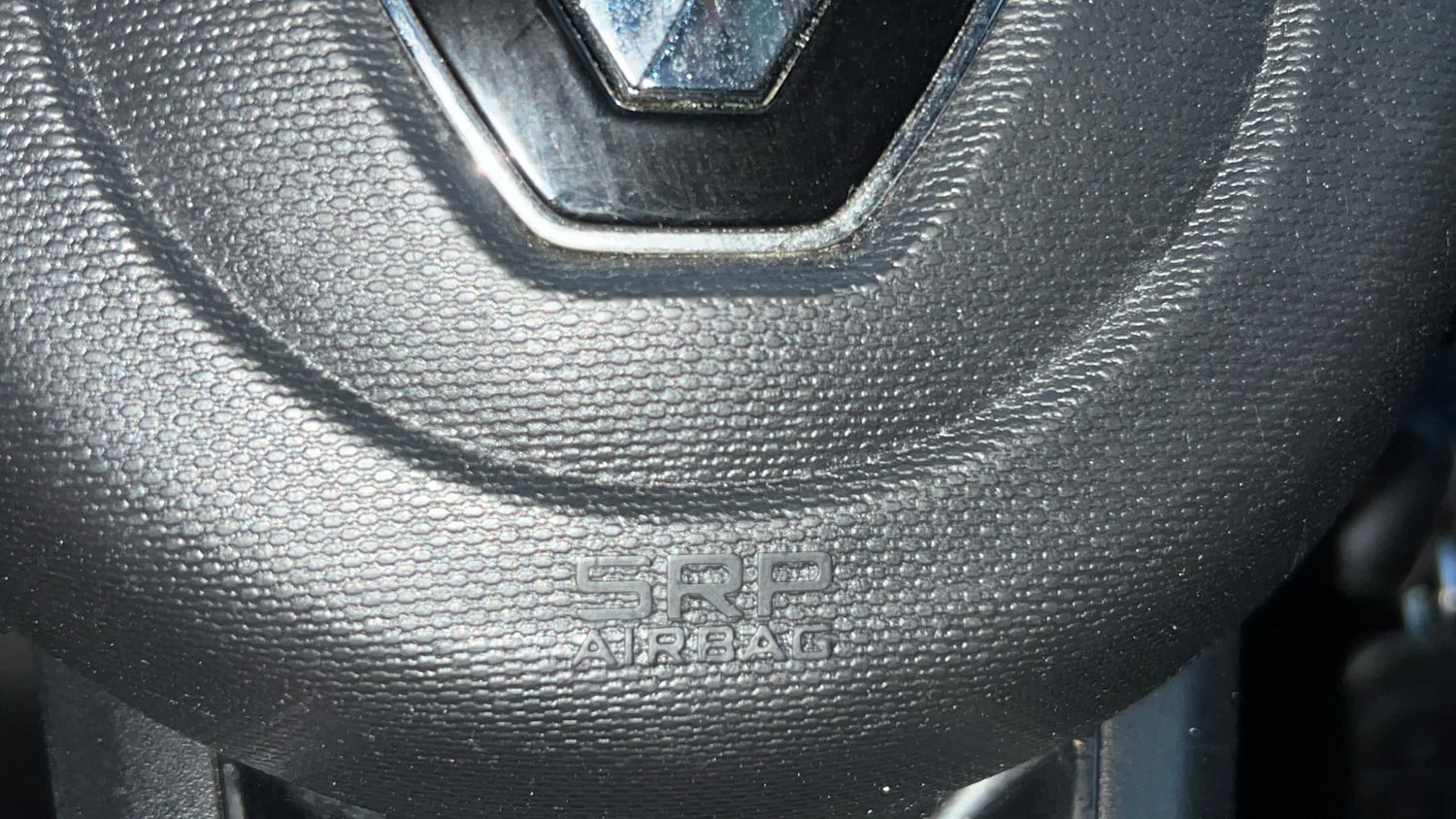 Used 2022 Renault Kwid RXT 1.0 AMT (O) Petrol Automatic top_features Airbags