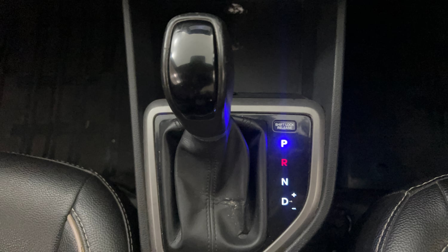 Used 2018 Hyundai Creta SX Plus 1.6 AT CRDI Diesel Automatic interior GEAR  KNOB VIEW