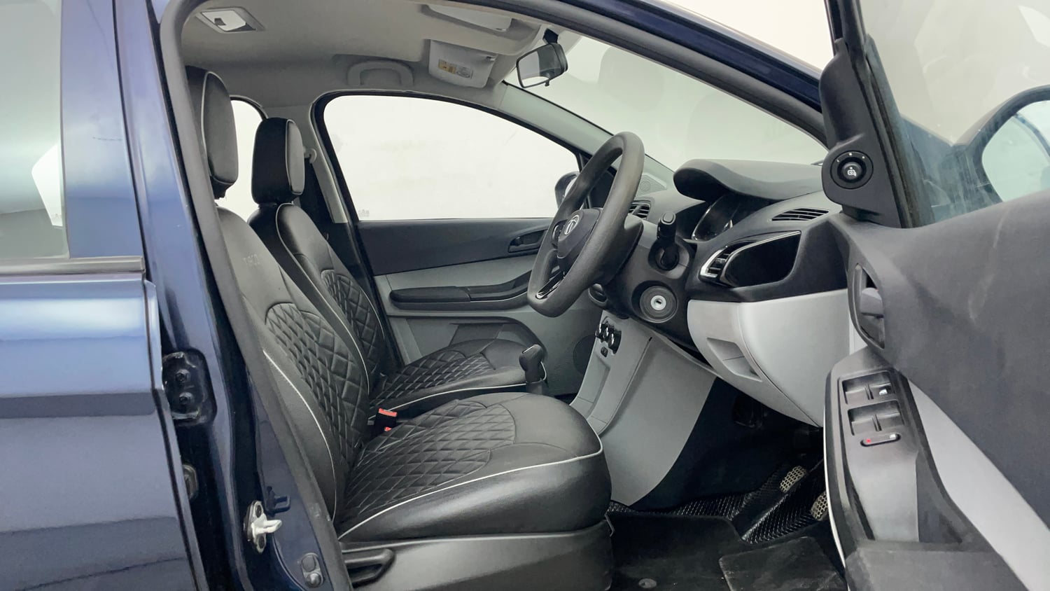 Used 2021 Tata Tiago XT Petrol Manual interior RIGHT SIDE FRONT DOOR CABIN VIEW