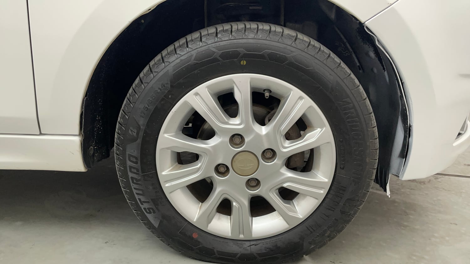 Used 2017 Tata Tiago Revotron XZA Petrol Automatic tyres RIGHT FRONT TYRE RIM VIEW