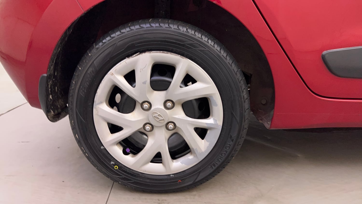 Used 2018 Hyundai Grand i10 Sportz 1.2 Kappa VTVT Petrol Manual tyres RIGHT REAR TYRE RIM VIEW