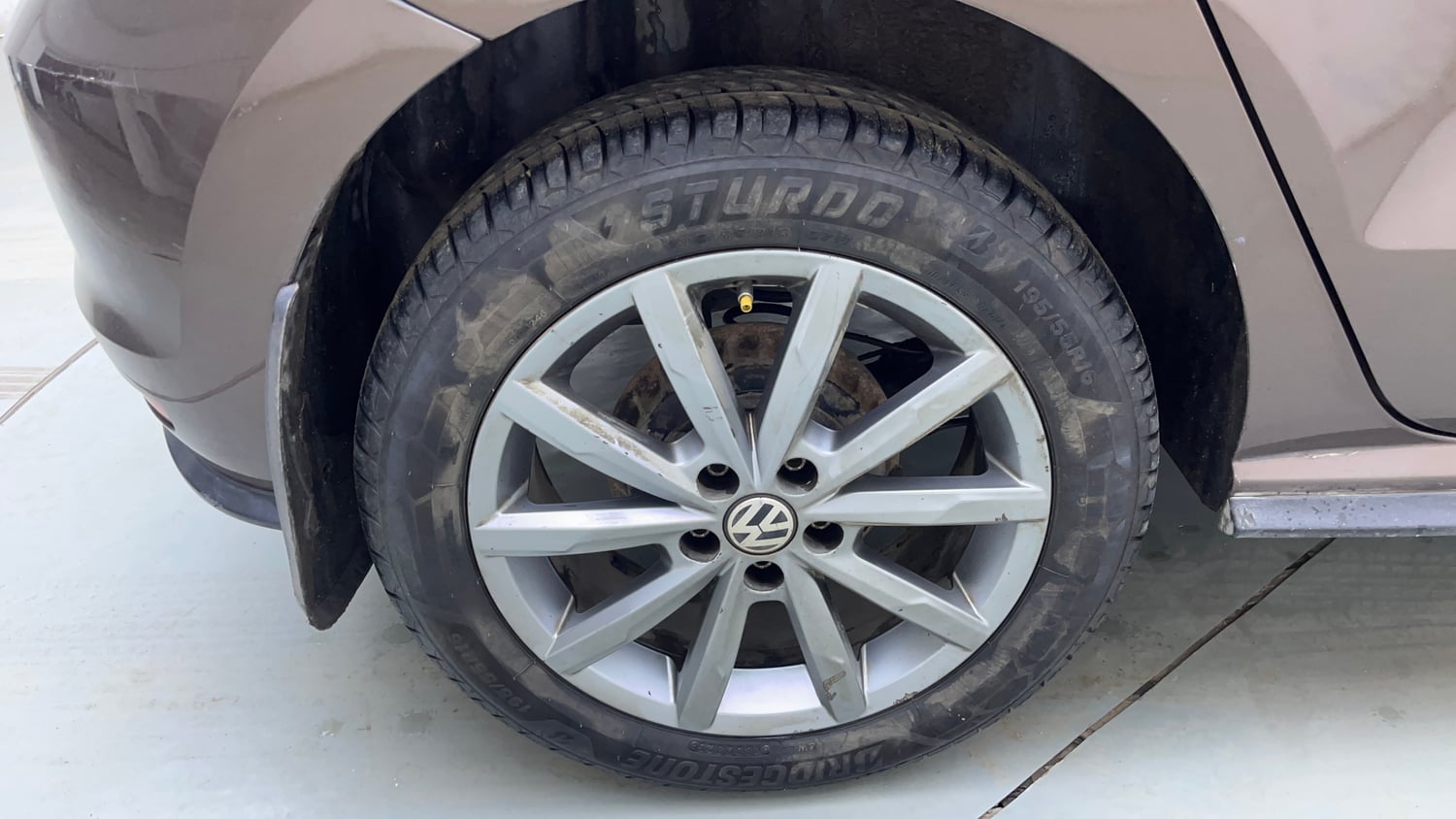 Used 2021 Volkswagen Polo Highline Plus 1.0L TSI Petrol Manual tyres RIGHT REAR TYRE RIM VIEW