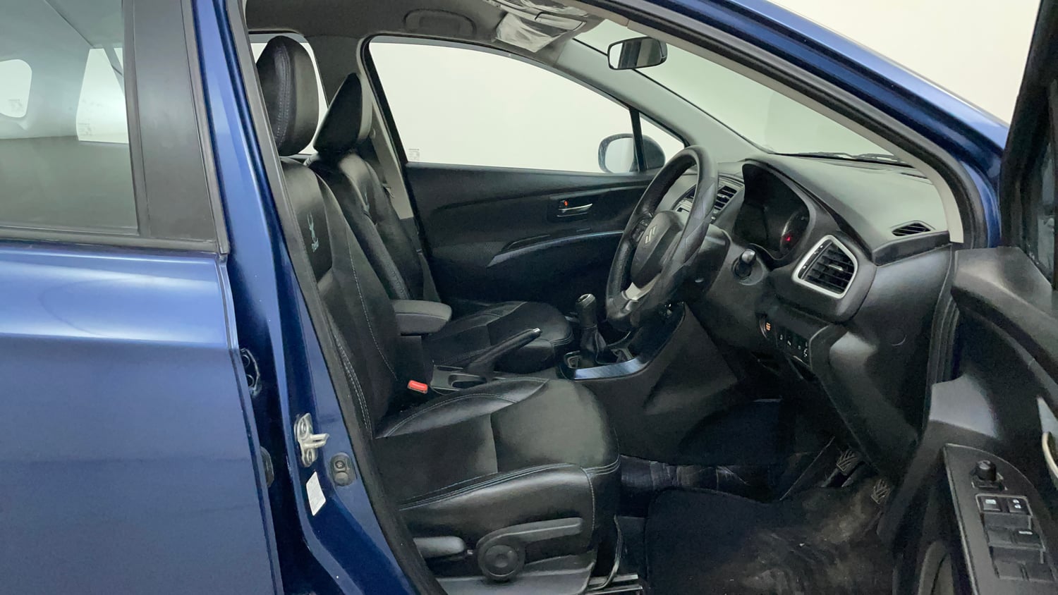 Used 2018 Maruti Suzuki S-Cross Zeta 1.3 Diesel Manual interior RIGHT SIDE FRONT DOOR CABIN VIEW