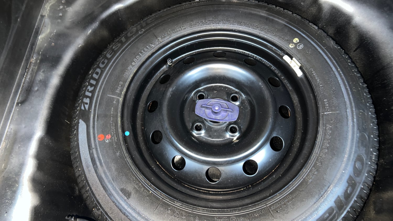 Used 2018 Maruti Suzuki Swift VXi AMT Petrol Automatic tyres SPARE TYRE VIEW