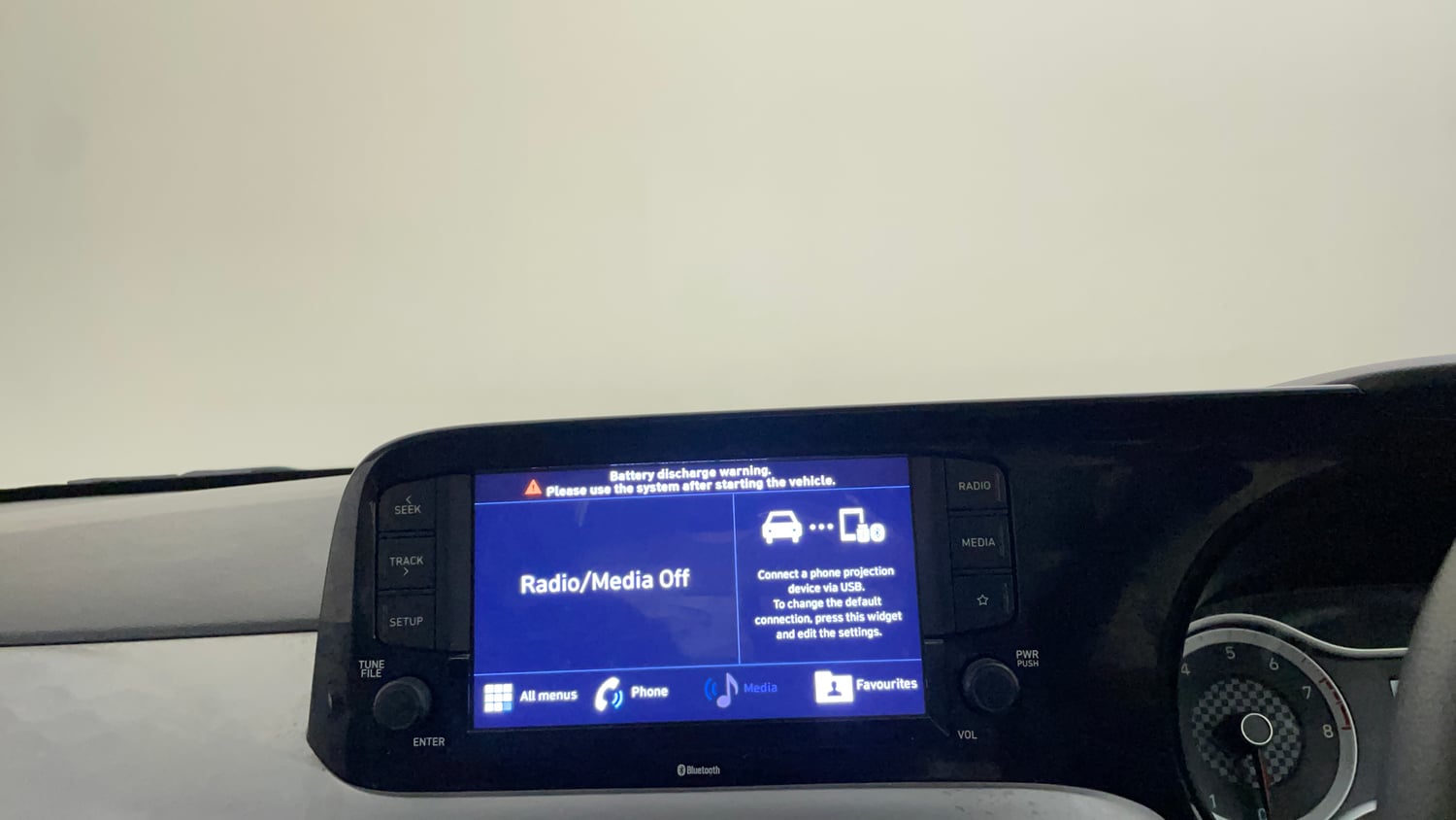 Used 2022 Hyundai Grand i10 Nios Sportz AMT 1.2 Kappa VTVT Petrol Automatic top_features Integrated (in-dash) music system