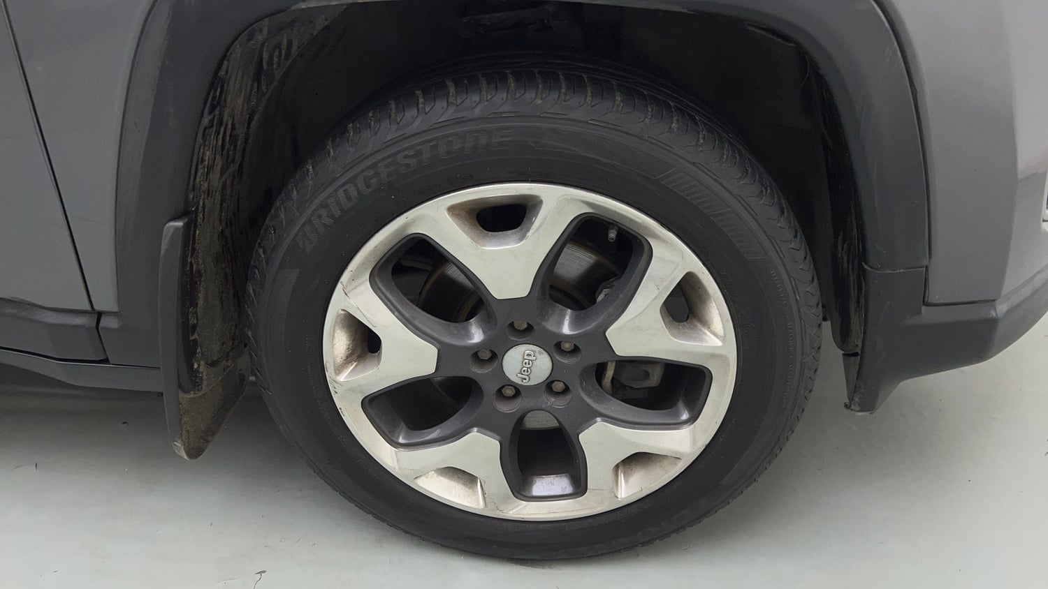 Used 2019 Jeep Compass Limited Plus Petrol AT Petrol Automatic tyres RIGHT FRONT TYRE RIM VIEW