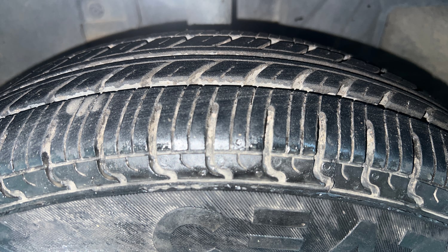 Used 2018 Datsun Redi-GO T (O) Petrol Manual tyres LEFT FRONT TYRE TREAD VIEW