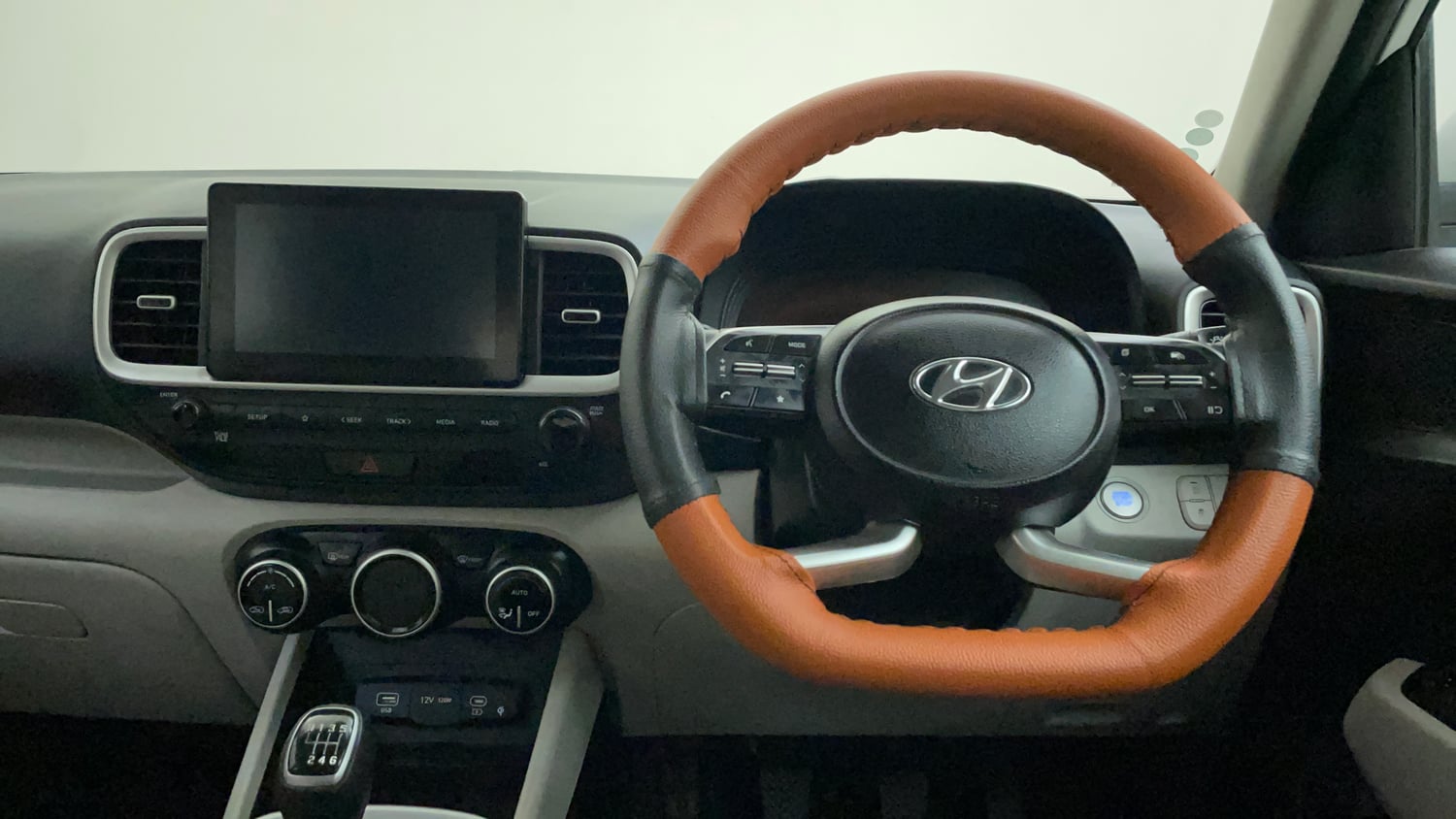 Used 2023 Hyundai Venue SX 1.5 CRDi Diesel Manual interior STEERING VIEW