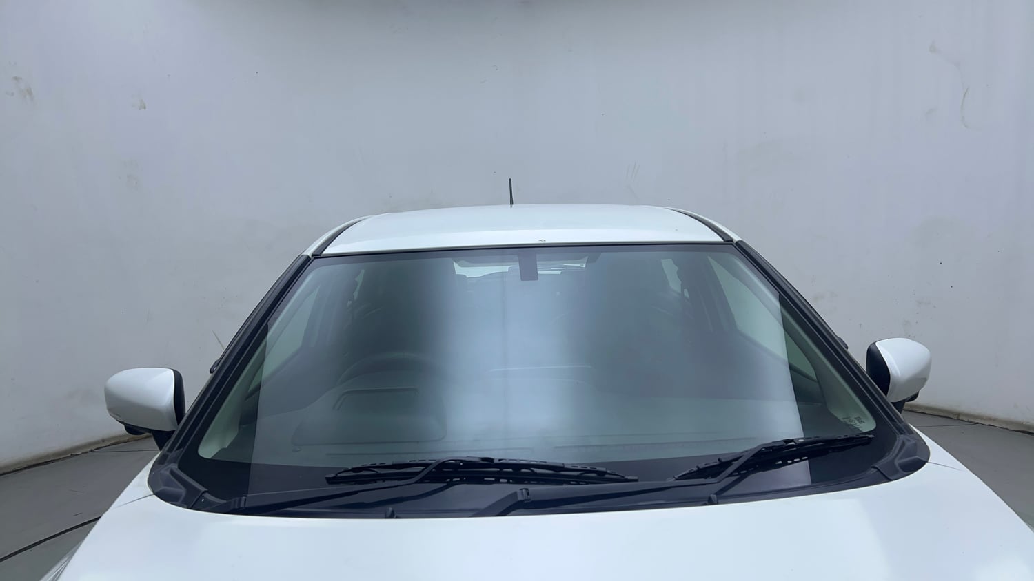 Used 2024 Maruti Suzuki Baleno Alpha MT Petrol Manual exterior FRONT WINDSHIELD VIEW