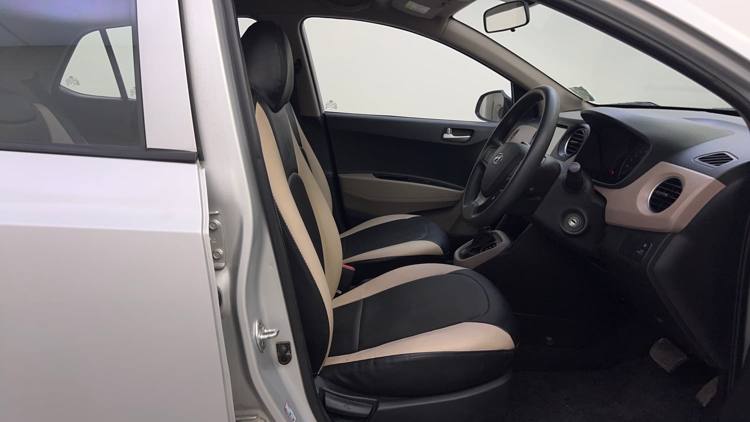 Used 2018 Hyundai Grand i10 Sportz AT 1.2 Kappa VTVT Petrol Automatic interior RIGHT SIDE FRONT DOOR CABIN VIEW